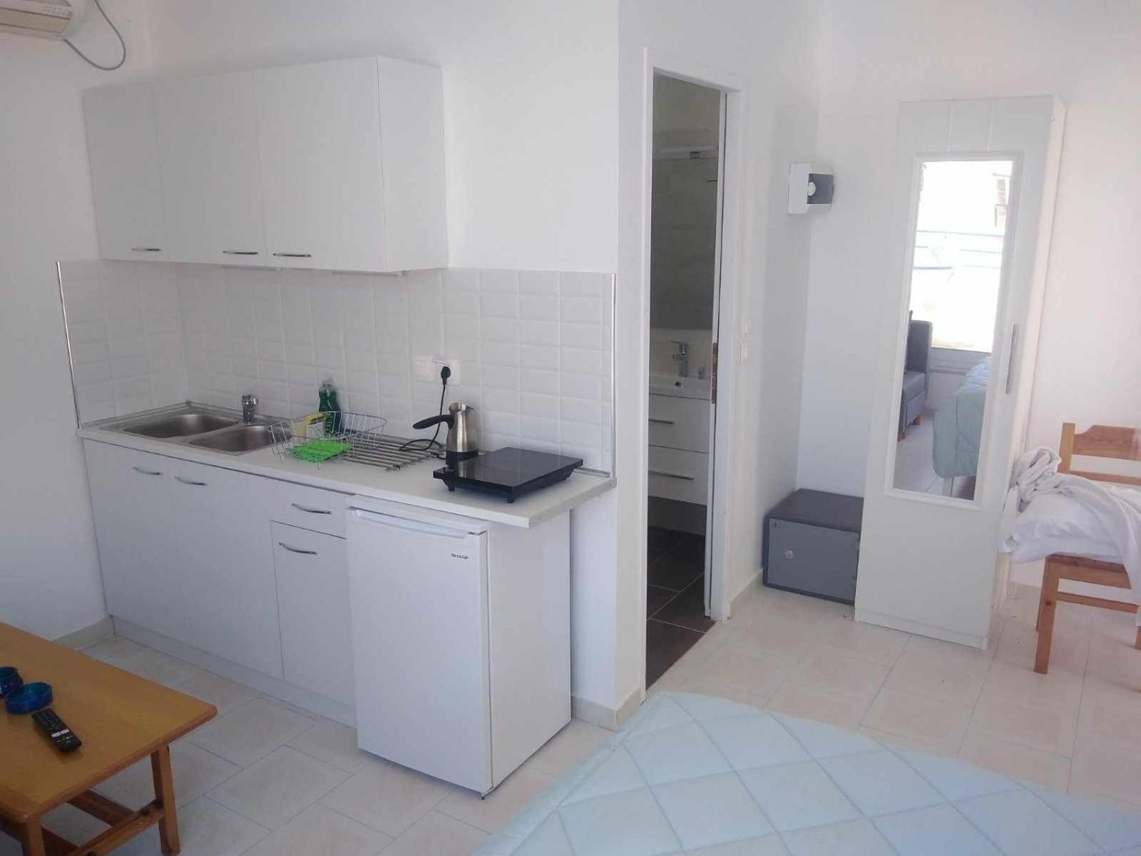 Blue Dolphin Studios And Apartment Vagia  Eksteriør bilde