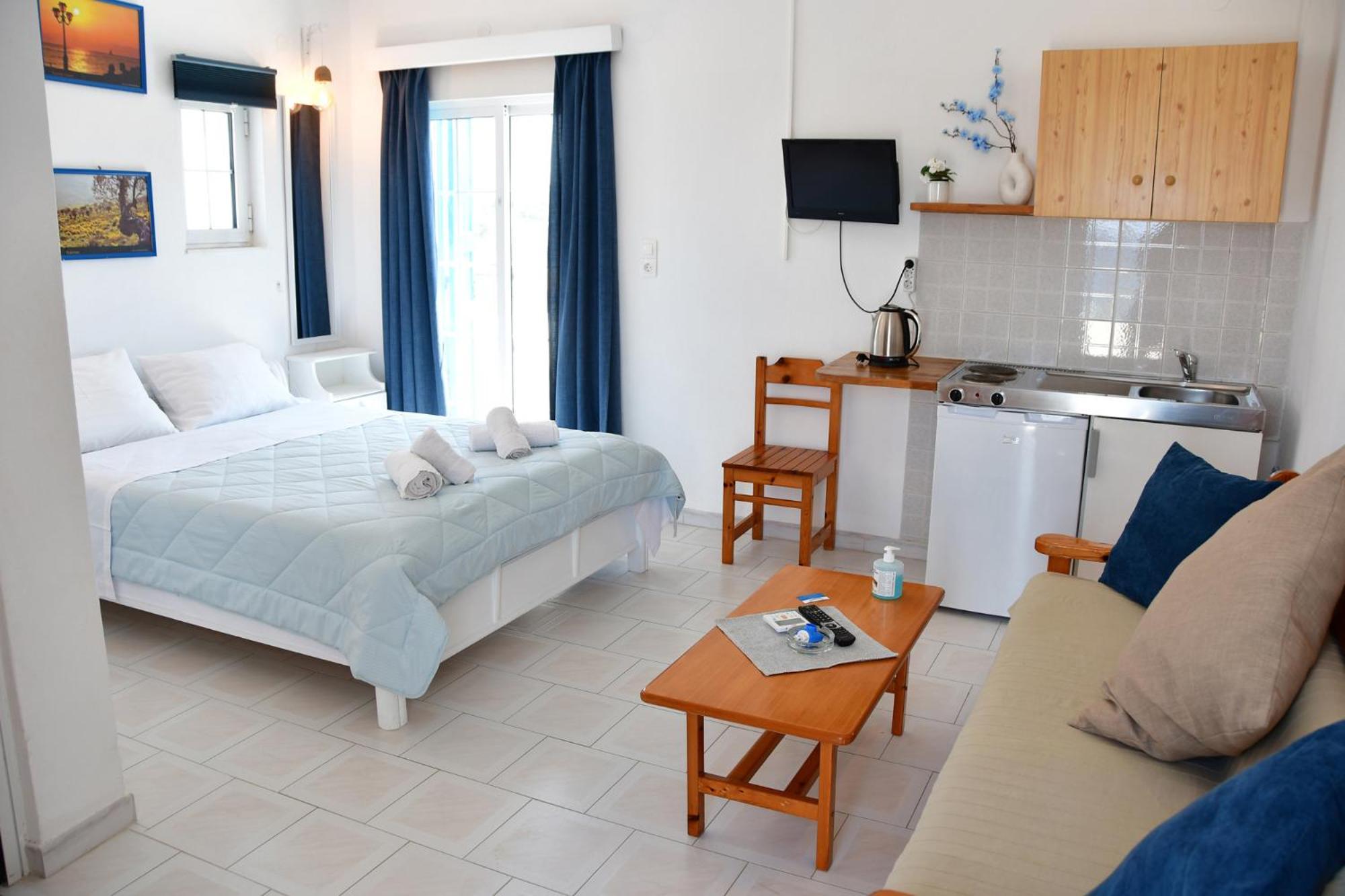 Blue Dolphin Studios And Apartment Vagia  Eksteriør bilde