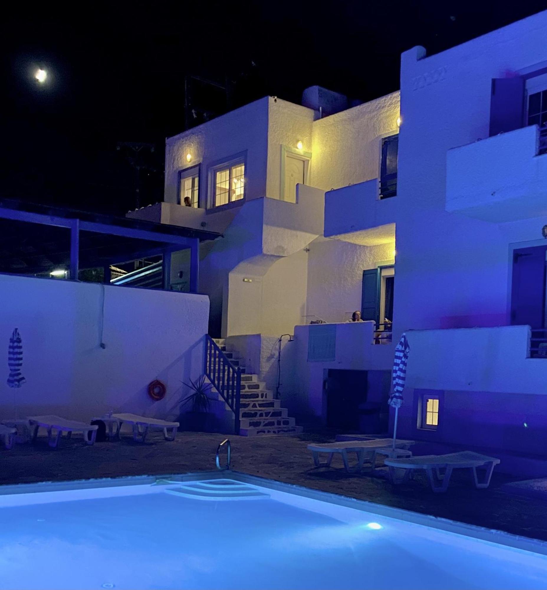 Blue Dolphin Studios And Apartment Vagia  Eksteriør bilde